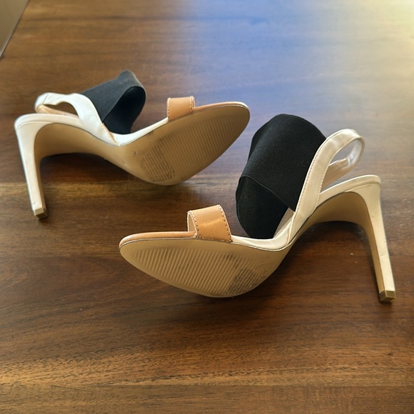 BCBGeneration Sandals size 6 1/2 - Picture 3 of 4